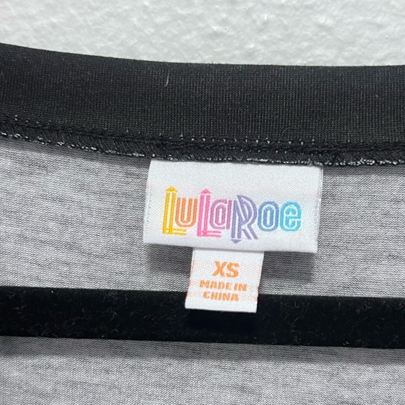 LulaRoe Black and Gray Gradient T-Shirt Size X Small - Picture 2 of 3